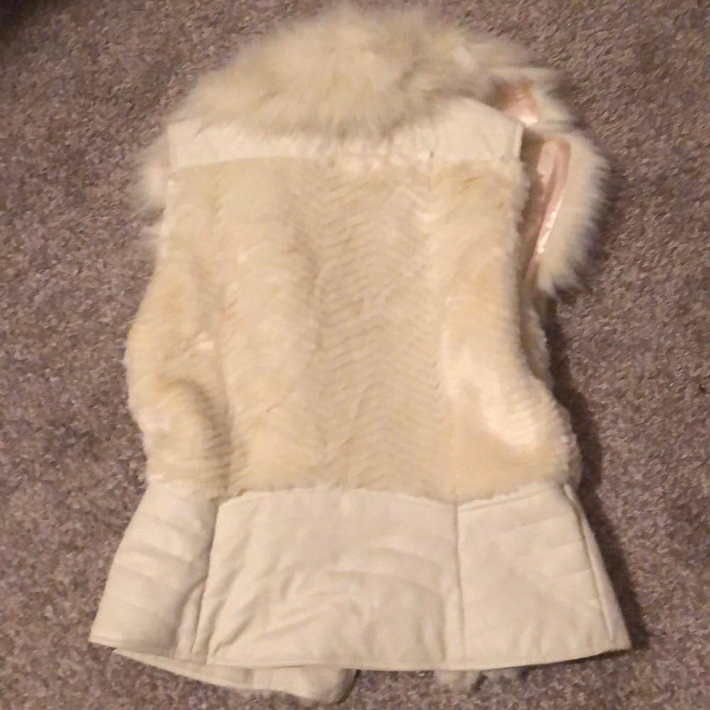 Vest - Picture 3 of 4
